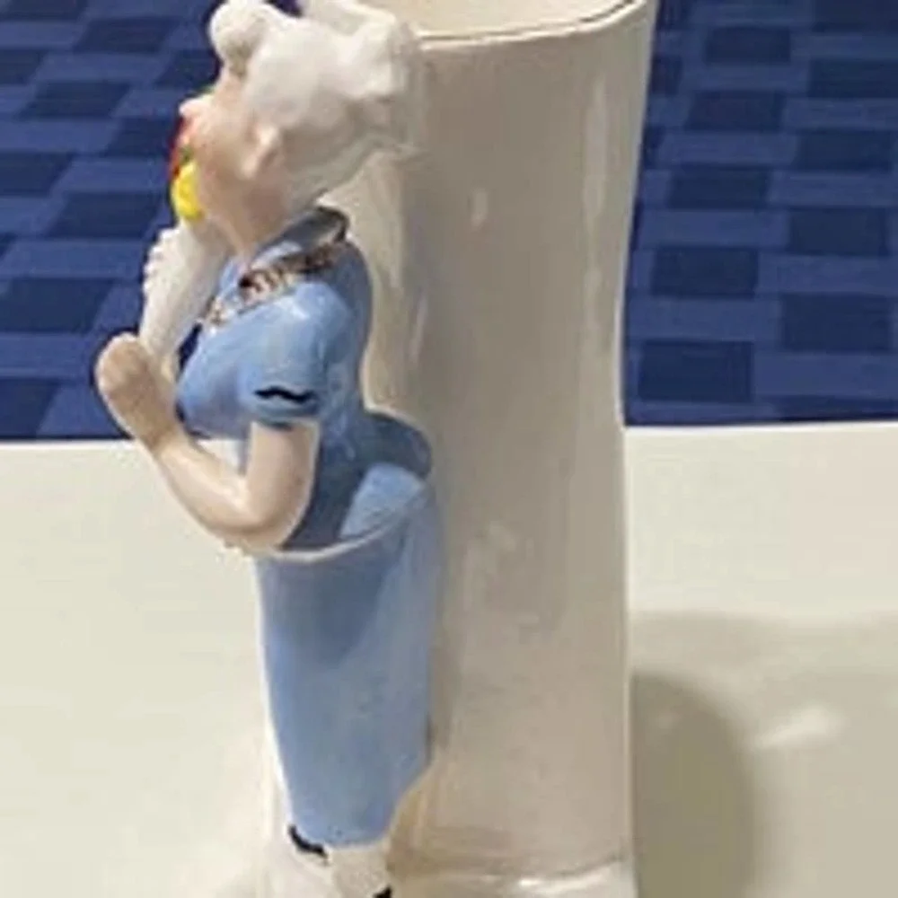 Cute Vintage Elderly‎ Couple A Bouquet For You Vase